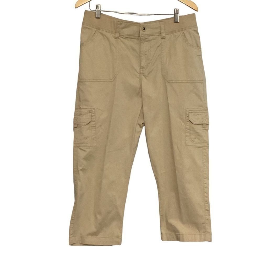 Lee tan cargo capris pants size 12‎